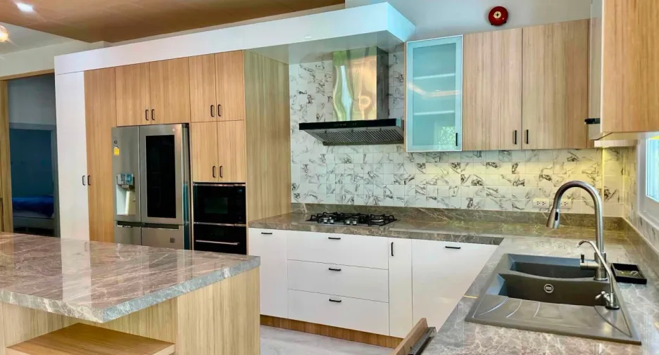Villa zum Kauf mit 6 Zimmer in Huay Yai, Pattaya