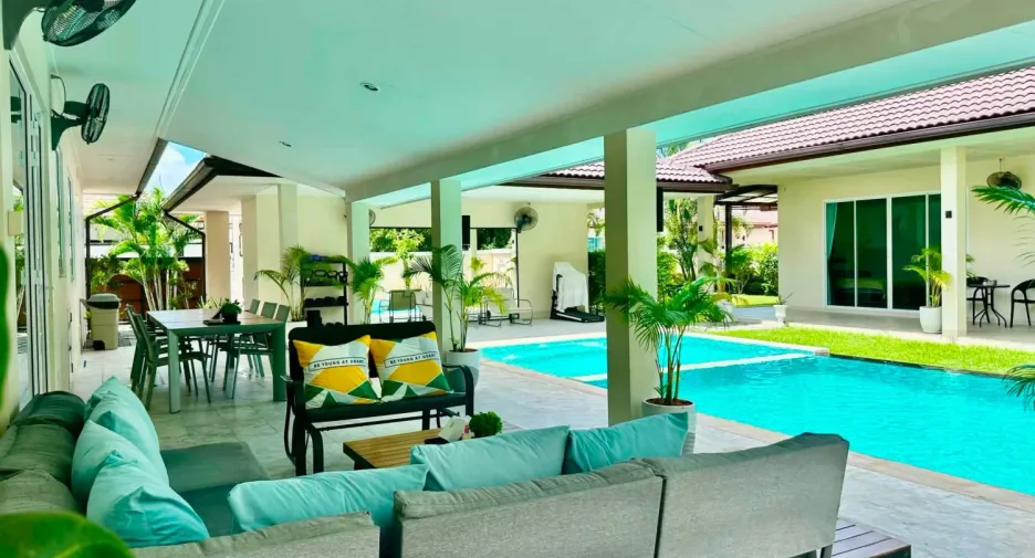 Villa zum Kauf mit 6 Zimmer in Huay Yai, Pattaya