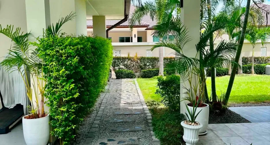 Villa zum Kauf mit 6 Zimmer in Huay Yai, Pattaya
