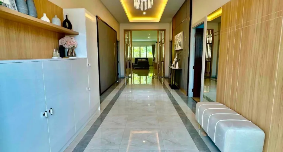 Villa zum Kauf mit 6 Zimmer in Huay Yai, Pattaya