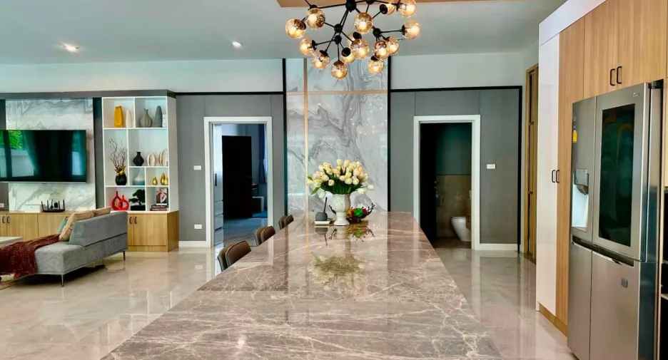 Villa zum Kauf mit 6 Zimmer in Huay Yai, Pattaya