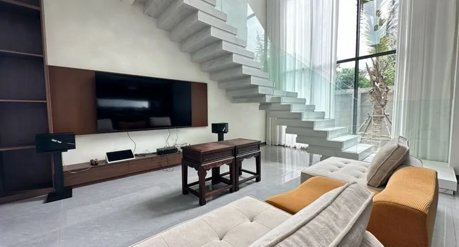 Villa en alquiler de 7 habitaciones en Bang Lamung, Chonburi