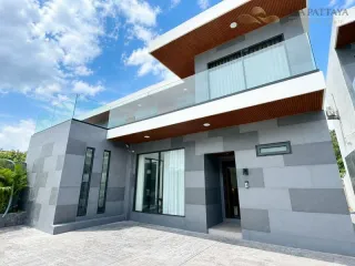 Villa en alquiler de 7 habitaciones en Bang Lamung, Chonburi