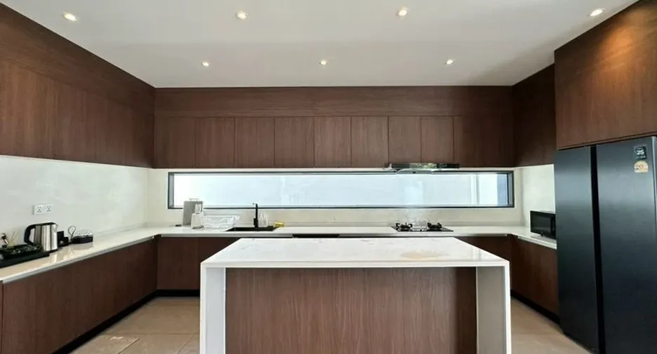 Villa en alquiler de 7 habitaciones en Bang Lamung, Chonburi
