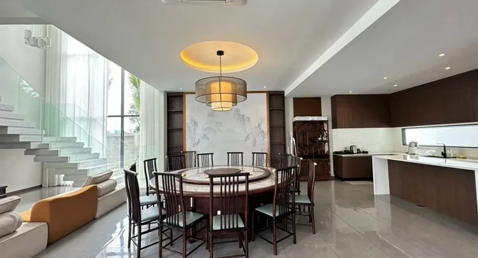 Villa en alquiler de 7 habitaciones en Bang Lamung, Chonburi