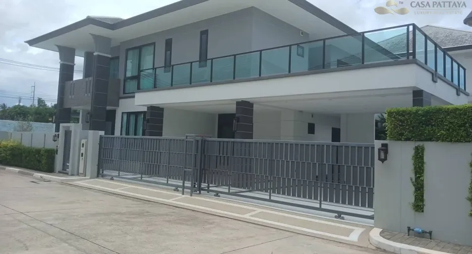 Villa en alquiler de 4 habitaciones en Bang Lamung, Chonburi