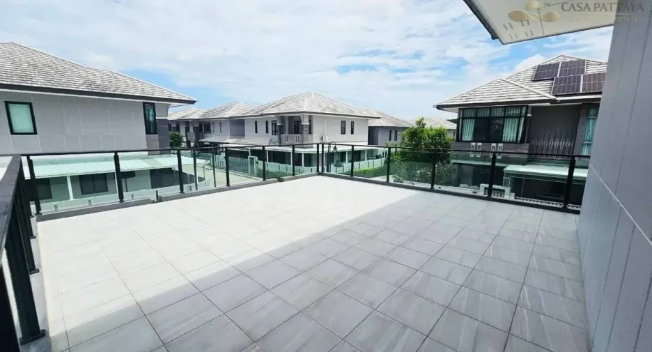 Villa en alquiler de 4 habitaciones en Bang Lamung, Chonburi