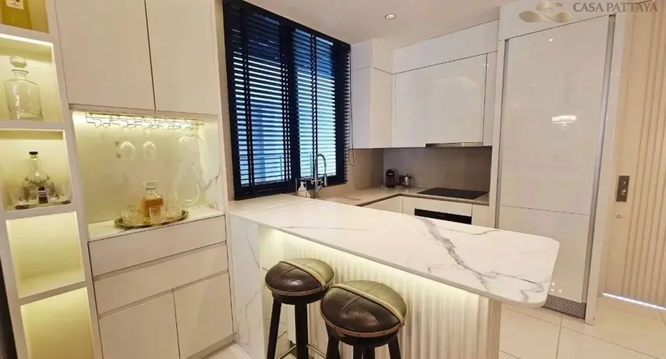 Villa en alquiler de 4 habitaciones en Bang Lamung, Chonburi