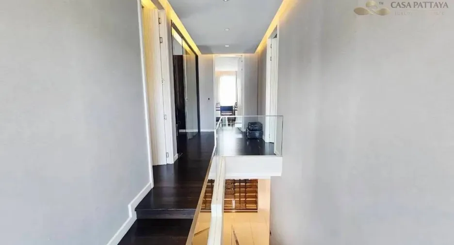 Villa en alquiler de 4 habitaciones en Bang Lamung, Chonburi