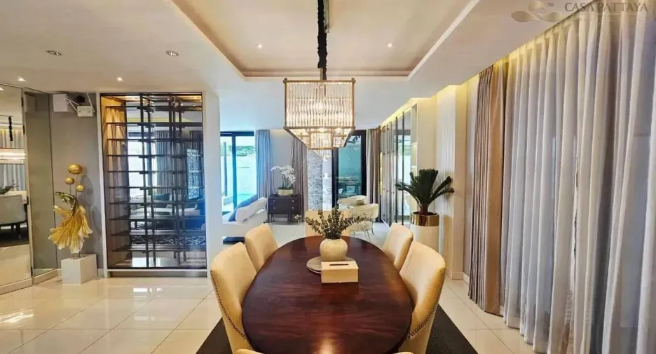 Villa en alquiler de 4 habitaciones en Bang Lamung, Chonburi