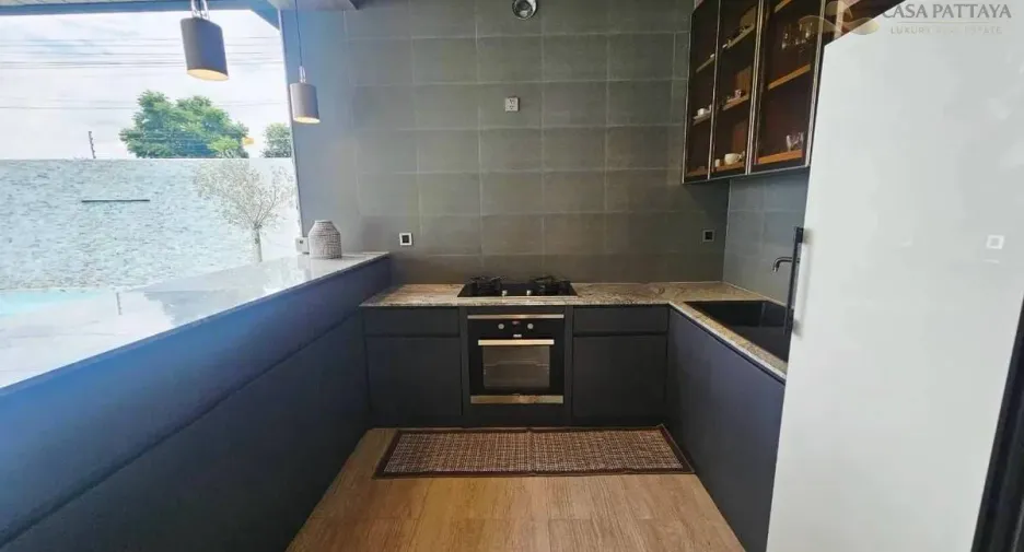 Villa en alquiler de 4 habitaciones en Bang Lamung, Chonburi