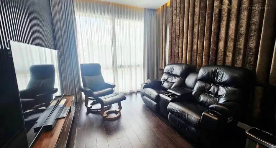 Villa en alquiler de 4 habitaciones en Bang Lamung, Chonburi