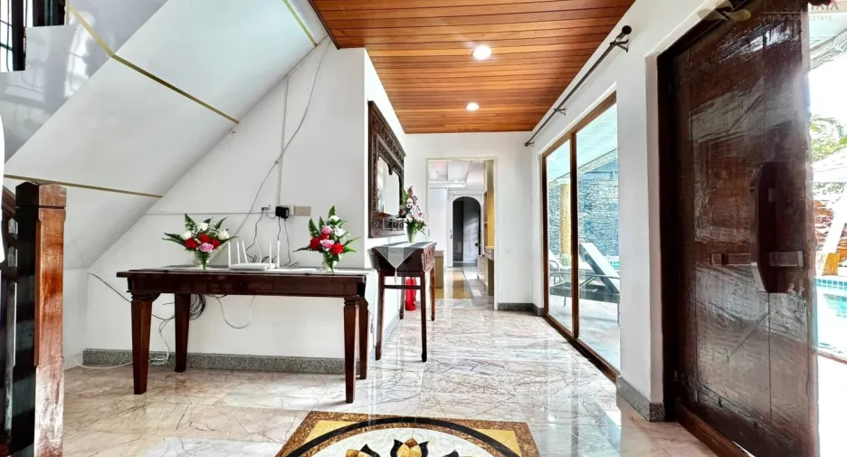 Villa en alquiler de 6 habitaciones en Bang Lamung, Chonburi