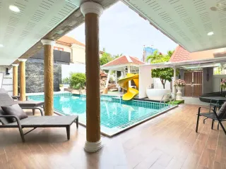 Villa en alquiler de 6 habitaciones en Bang Lamung, Chonburi