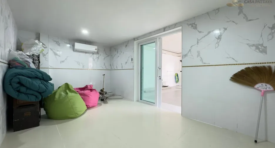 Villa en alquiler de 6 habitaciones en Bang Lamung, Chonburi