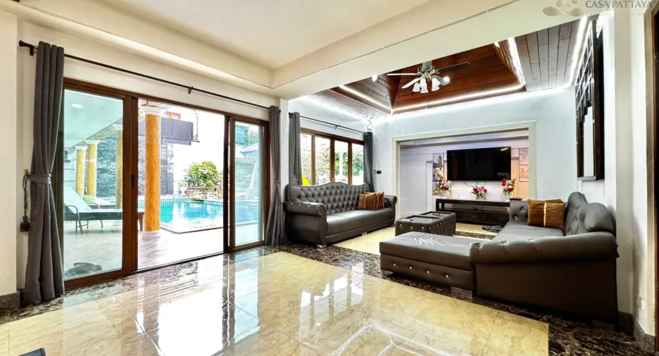 Villa en alquiler de 6 habitaciones en Bang Lamung, Chonburi