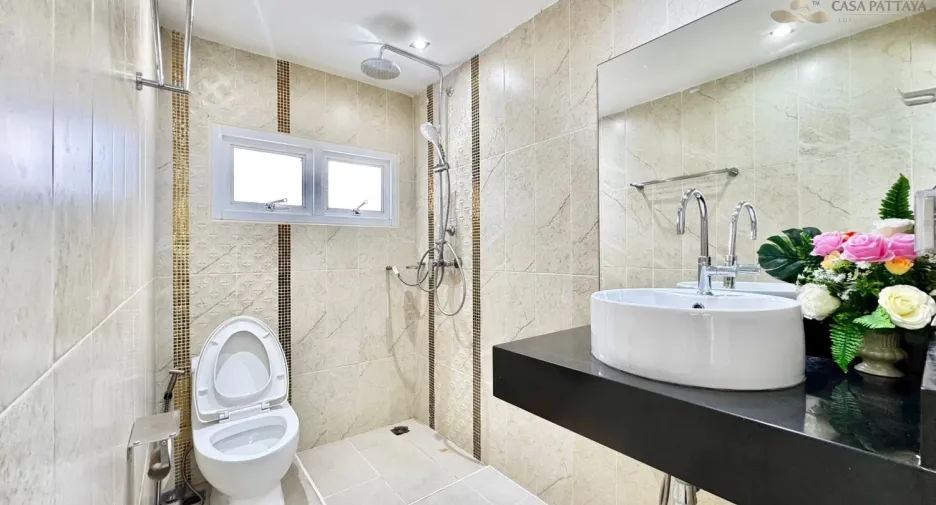 Villa en alquiler de 6 habitaciones en Bang Lamung, Chonburi
