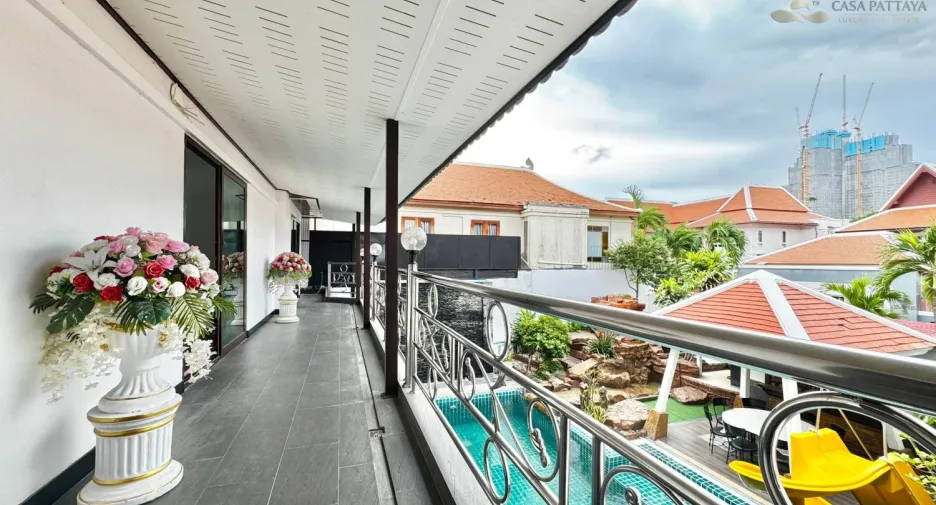 Villa en alquiler de 6 habitaciones en Bang Lamung, Chonburi