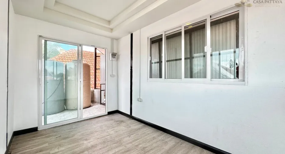 Villa en alquiler de 6 habitaciones en Bang Lamung, Chonburi