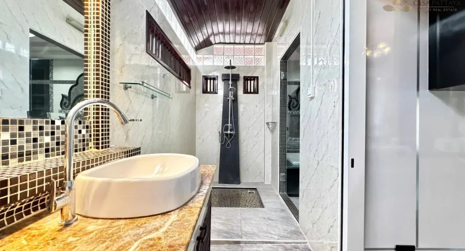 Villa en alquiler de 6 habitaciones en Bang Lamung, Chonburi