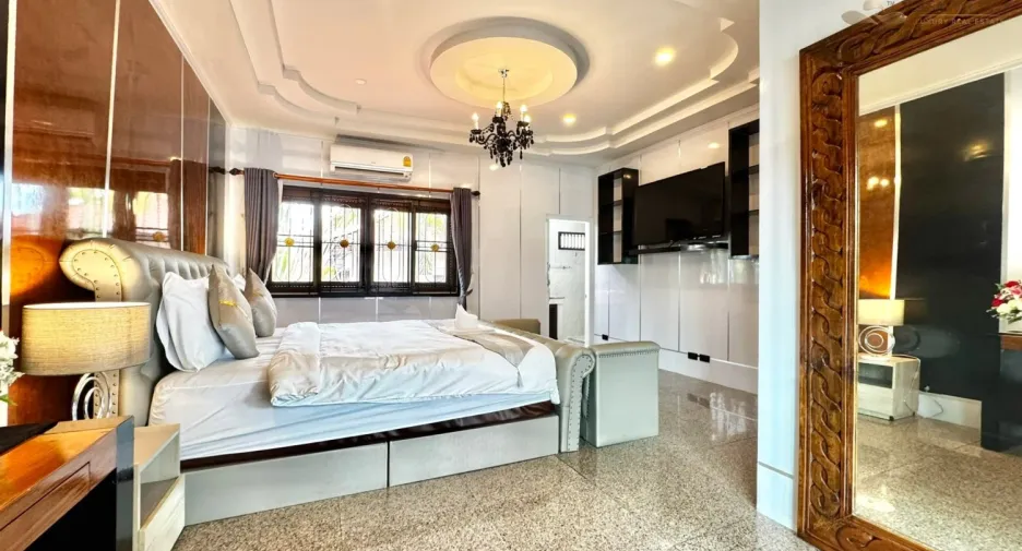 Villa en alquiler de 6 habitaciones en Bang Lamung, Chonburi