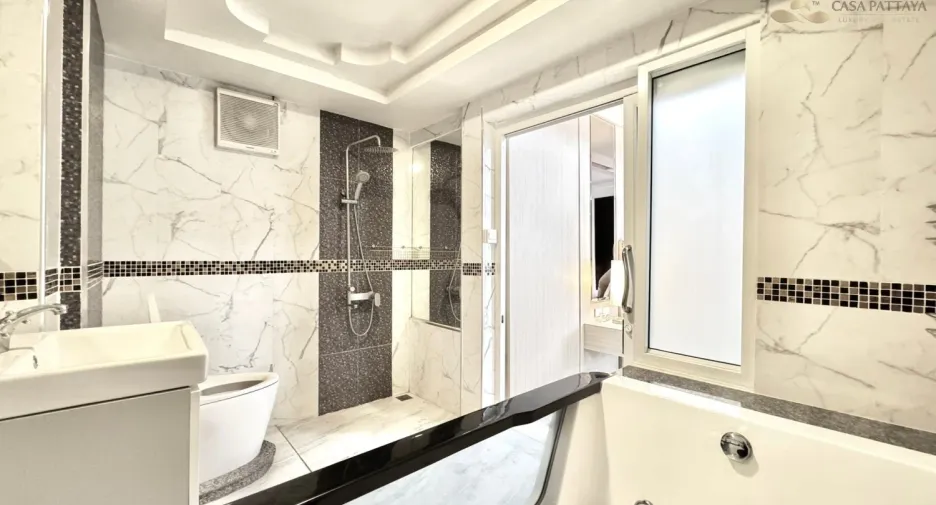 Villa en alquiler de 6 habitaciones en Bang Lamung, Chonburi