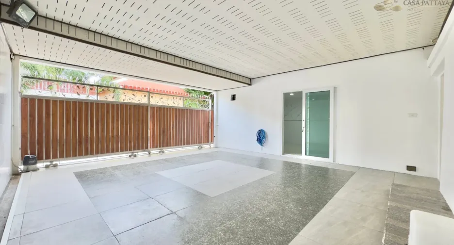 Villa en alquiler de 6 habitaciones en Bang Lamung, Chonburi