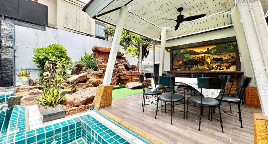 Villa en alquiler de 6 habitaciones en Bang Lamung, Chonburi