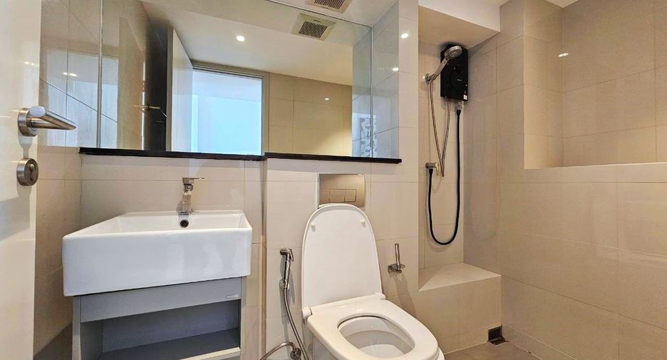 For rent 2 ベッドルーム condo in Sathon, Bangkok