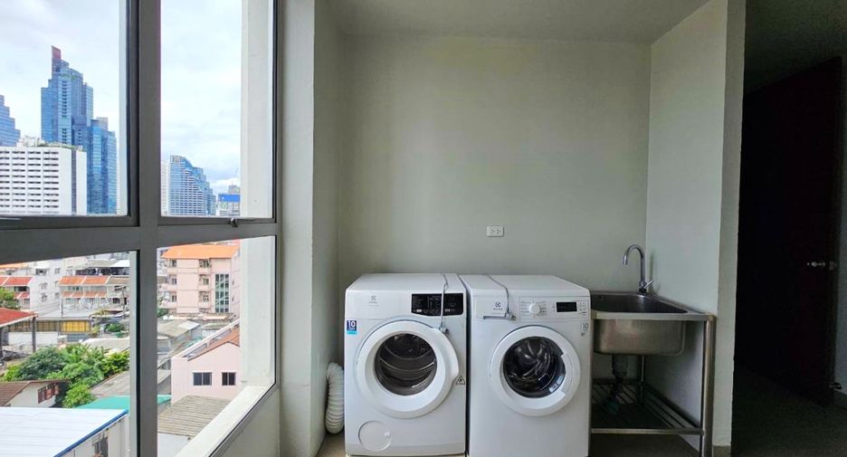 For rent 4 bedrooms condo in Sathon, Bangkok