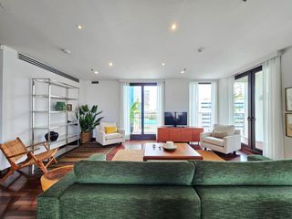 For rent 4 bedrooms condo in Sathon, Bangkok