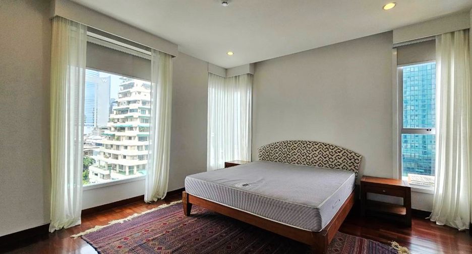 For rent 4 bedrooms condo in Sathon, Bangkok