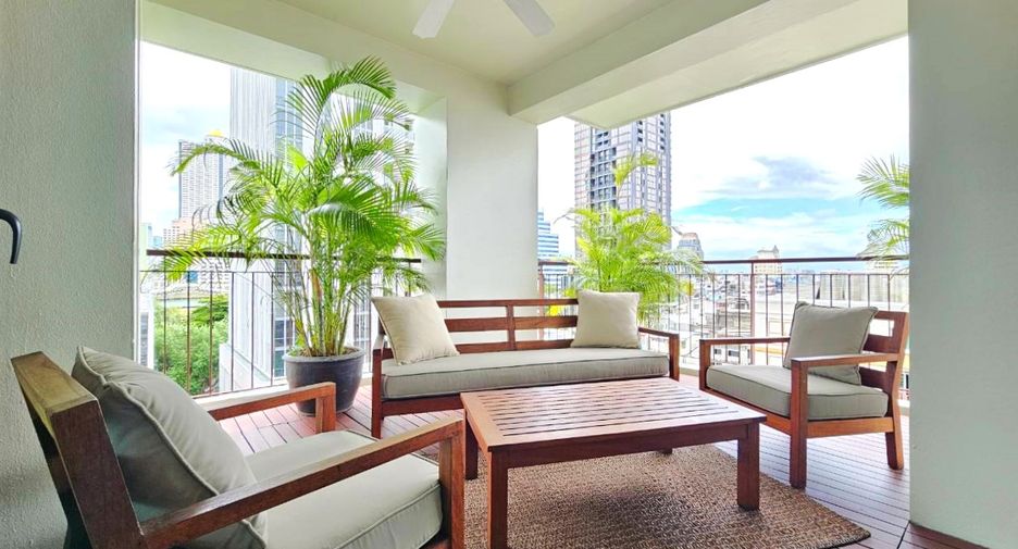For rent 4 bedrooms condo in Sathon, Bangkok