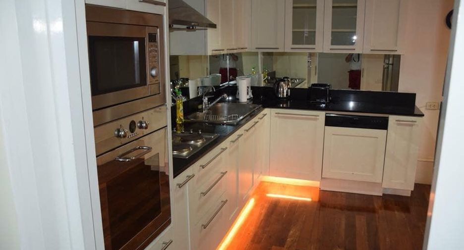 For rent 2 bedrooms condo in Watthana, Bangkok