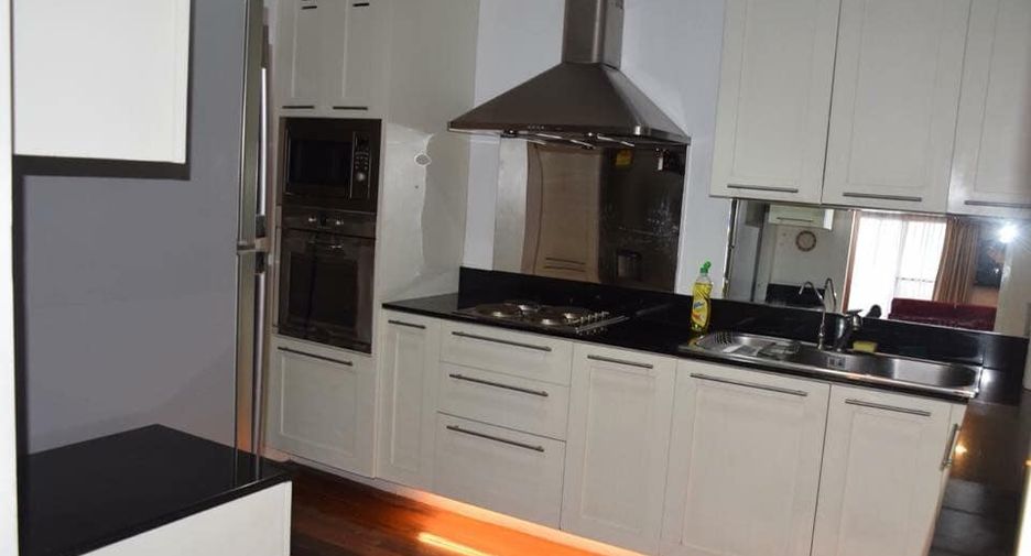 For rent 2 bedrooms condo in Watthana, Bangkok