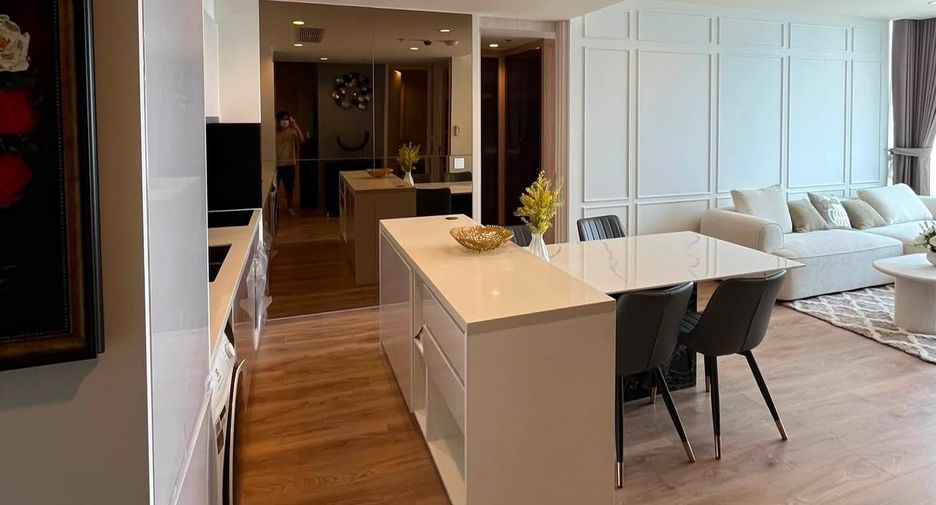 For rent 2 bedrooms condo in Watthana, Bangkok
