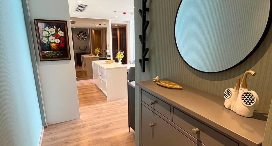 For rent 2 bedrooms condo in Watthana, Bangkok