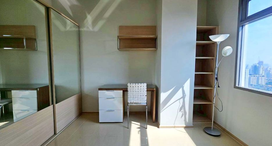 ให้เช่า 2 ห้องนอน คอนโด ใน คลองเตย, กรุงเทพฯ