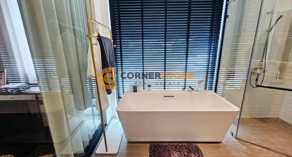 Casa en alquiler de 4 habitaciones en Bang Lamung, Chonburi