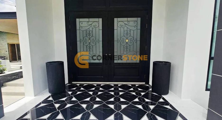 Casa en alquiler de 4 habitaciones en Bang Lamung, Chonburi