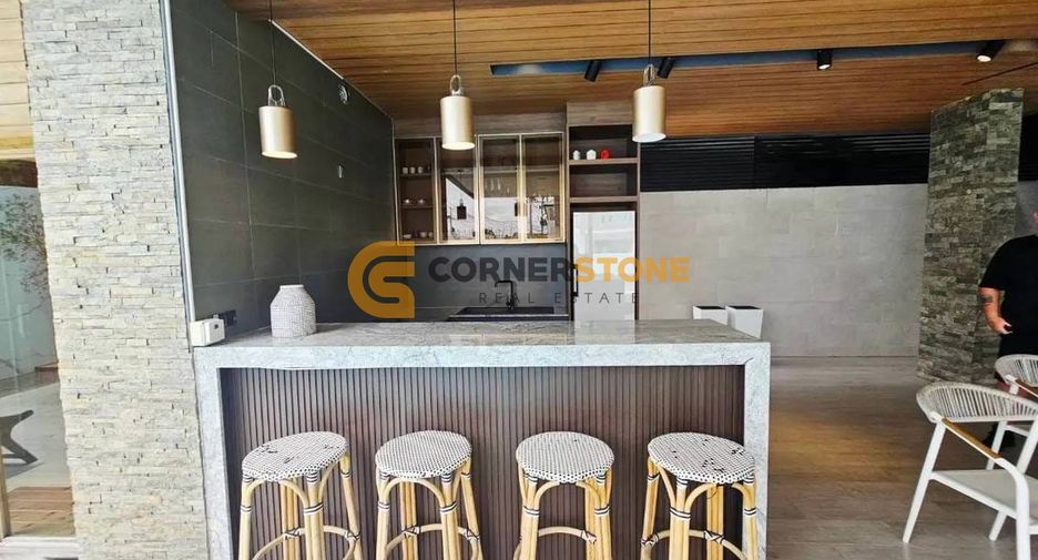 Casa en alquiler de 4 habitaciones en Bang Lamung, Chonburi
