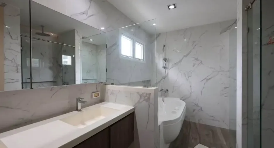 À vendre 5 chambres villa à Pak Kret, Nonthaburi