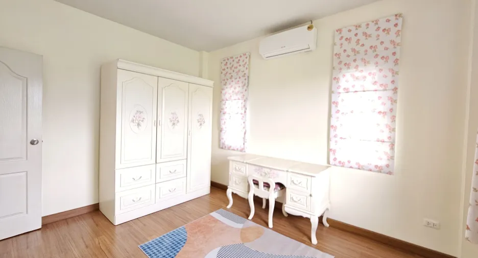 For sale and for rent 4 bedrooms house in Mueang Chiang Rai, Chiang Rai