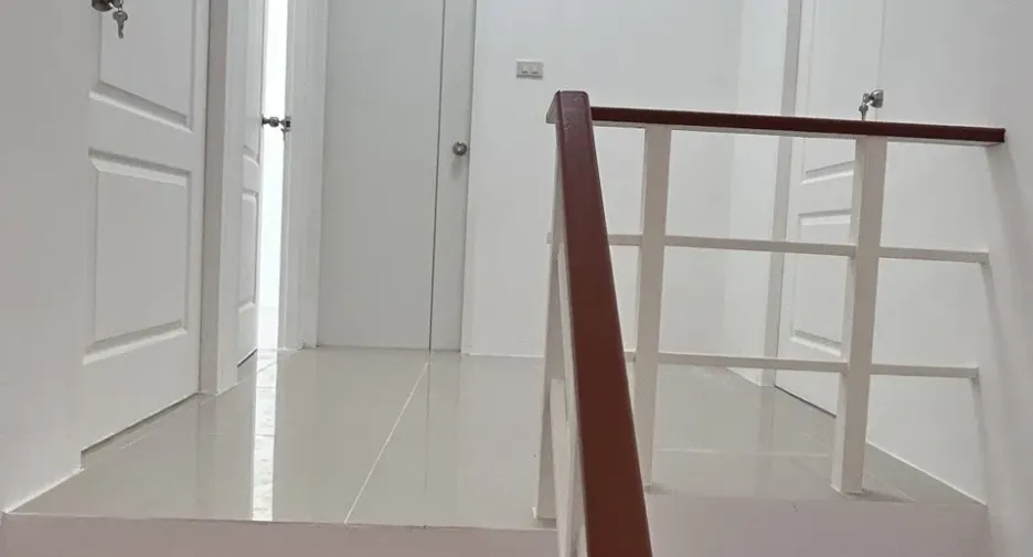 À vendre 3 chambres maison de ville à Phutthamonthon, Nakhon Pathom