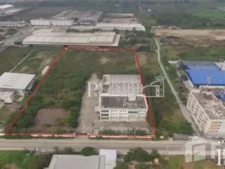 Haus zum Kauf mit Studio in Krathum Baen, Samut Sakhon
