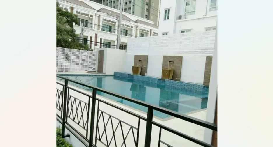 For sale 3 bedrooms townhouse in Mueang Nonthaburi, Nonthaburi