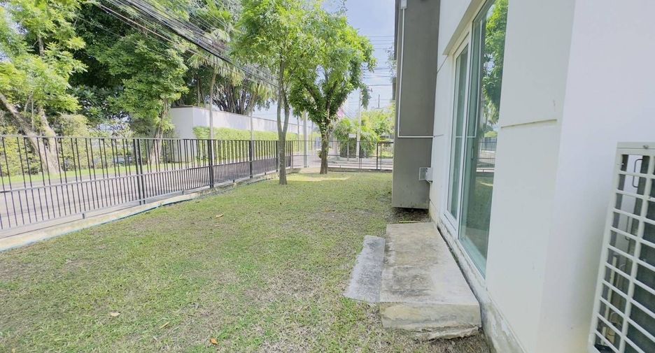 For rent 3 bedrooms house in San Kamphaeng, Chiang Mai
