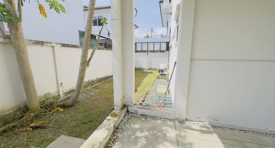 For rent 3 bedrooms house in San Kamphaeng, Chiang Mai