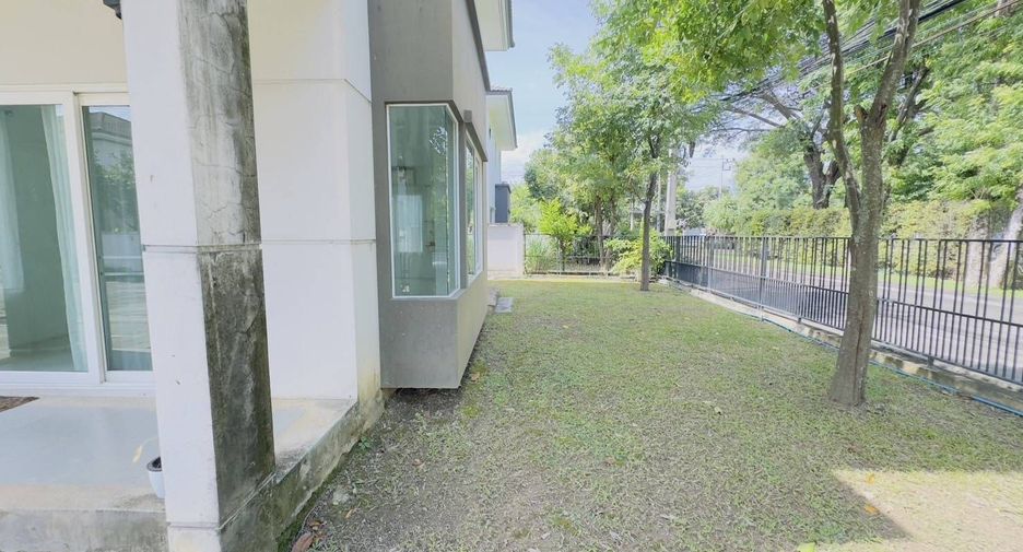 For rent 3 bedrooms house in San Kamphaeng, Chiang Mai