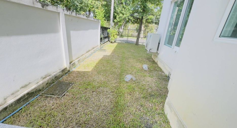 For rent 3 bedrooms house in San Kamphaeng, Chiang Mai